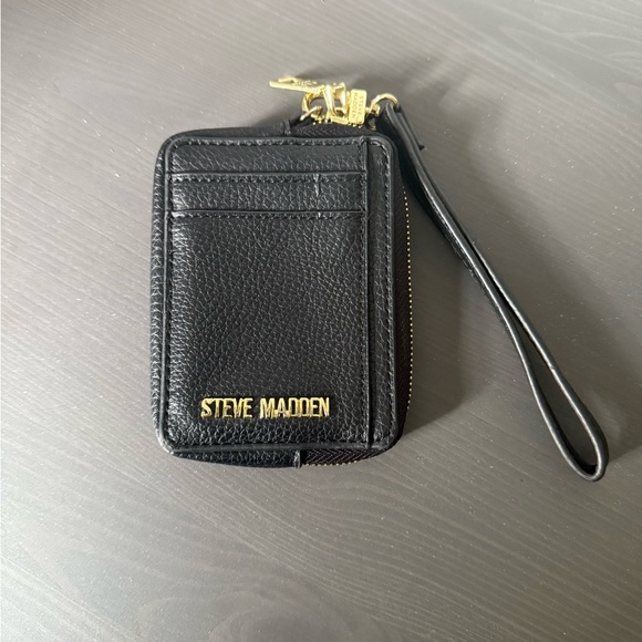 Steve Madden Handbags - Steve Madden Black Wristlet Wallet